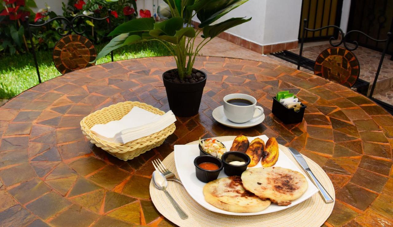 Trebol Amarillo Bed & Breakfast Escazú Εξωτερικό φωτογραφία