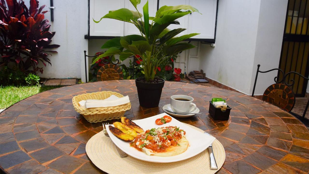 Trebol Amarillo Bed & Breakfast Escazú Εξωτερικό φωτογραφία