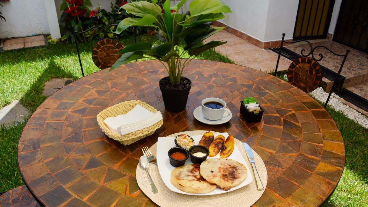 Trebol Amarillo Bed & Breakfast Escazú Εξωτερικό φωτογραφία